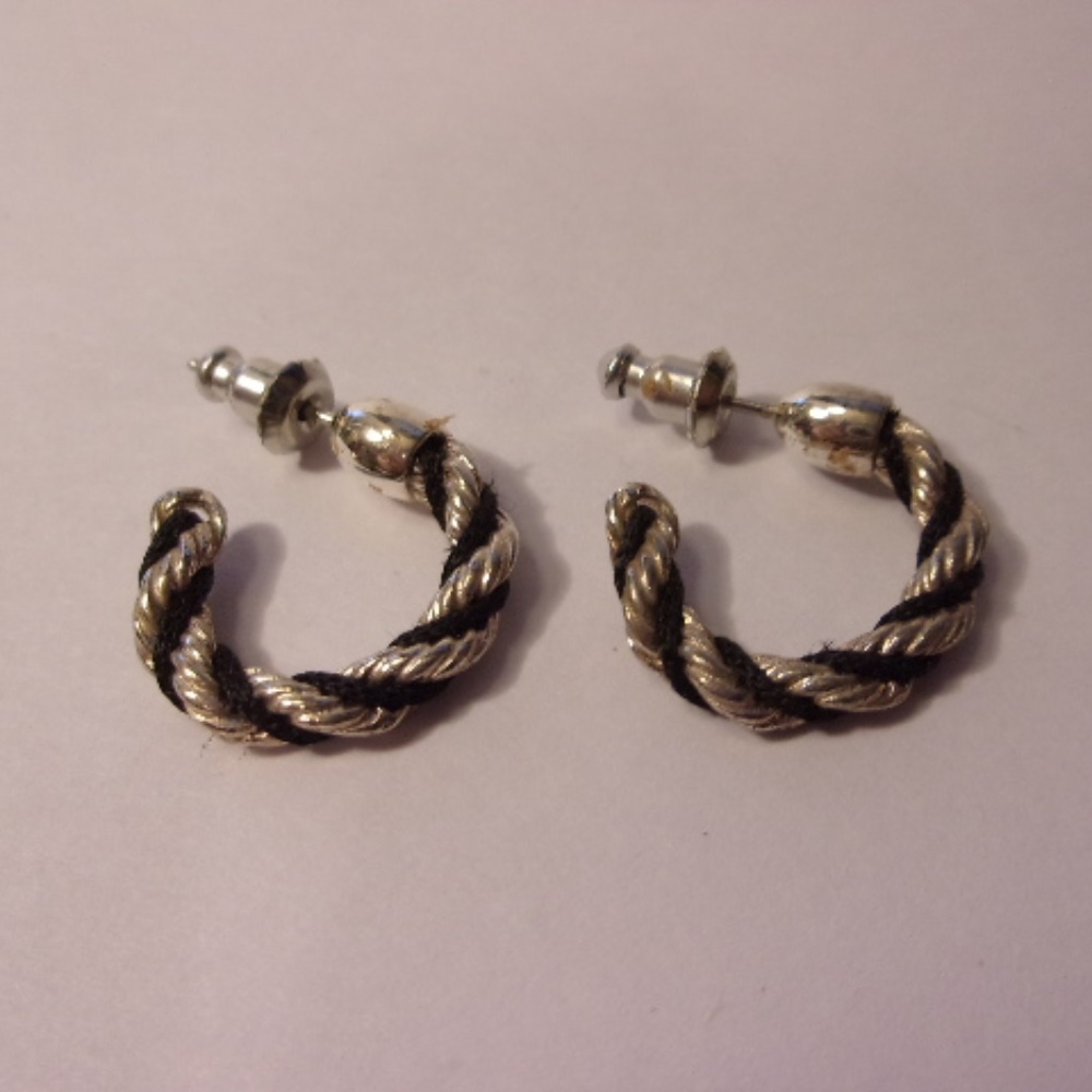 Classic Style Silver Black Twisted Rope Hoop Pierced Earrings Vintage